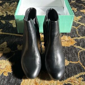 Andrew Geller NWB Keira Black Ankle Boots Womens 9M Faux Leather & Suede